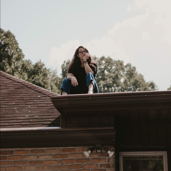 Meet your Posher, Abbey - Picture 2 of 2